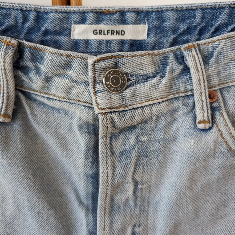 GRLFRND Helena Jean Shorts 28 High Rise Cut Off  Kiki Distressed